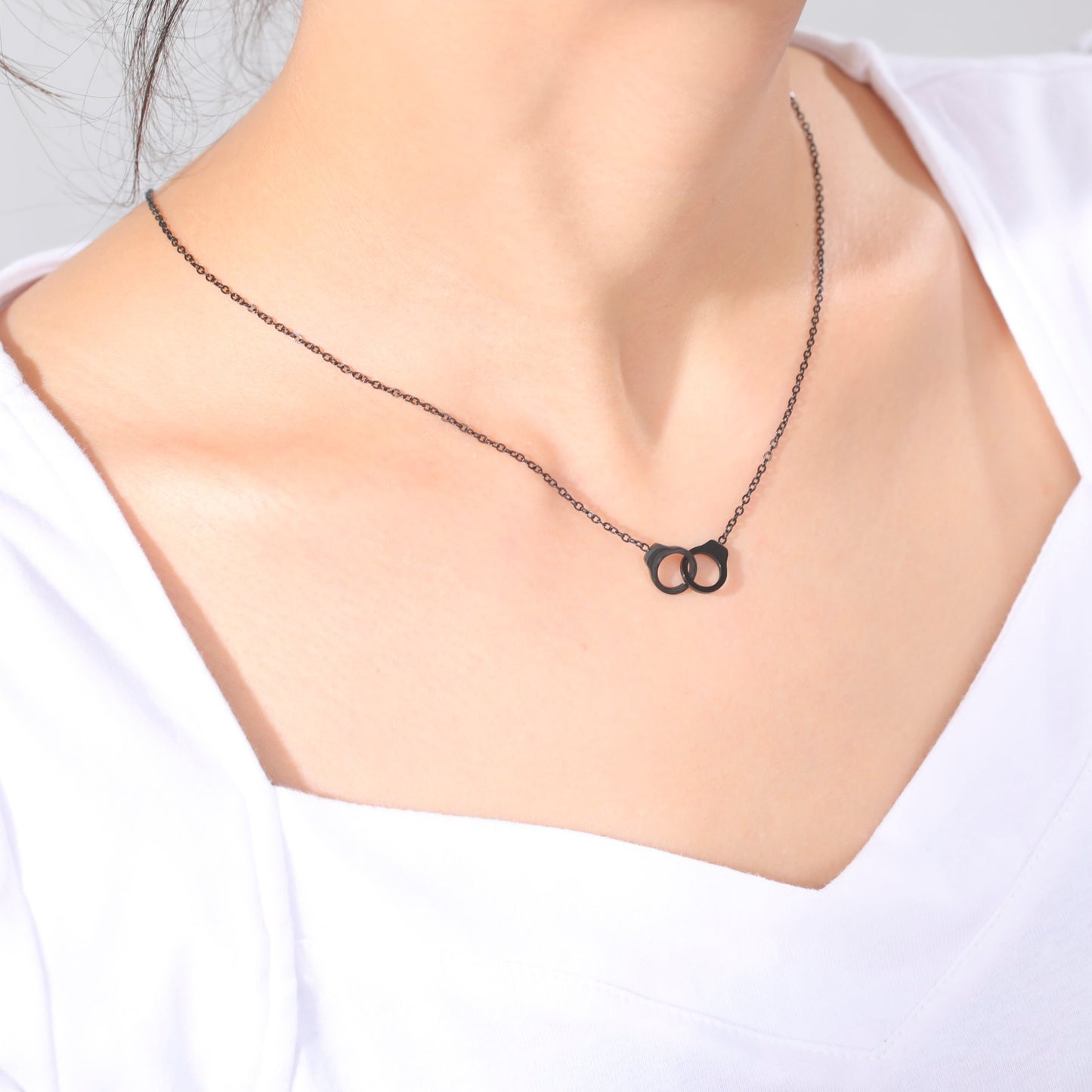 Collier Menotté Ras de Cou Acier Inoxydable