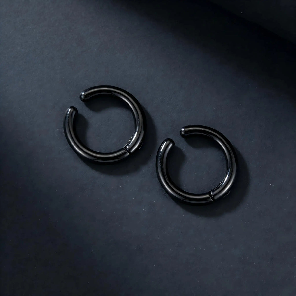 Paire de bagues d’oreille dorées sans perçage Épure Dorée en acier inoxydable