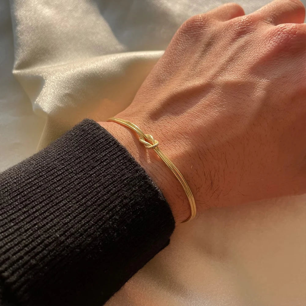 Bracelet chaîne femme - finition et détail noué
