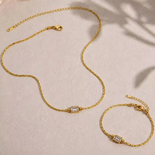 Bracelet femme doré avec cristaux carrés effet zircon - vue principale