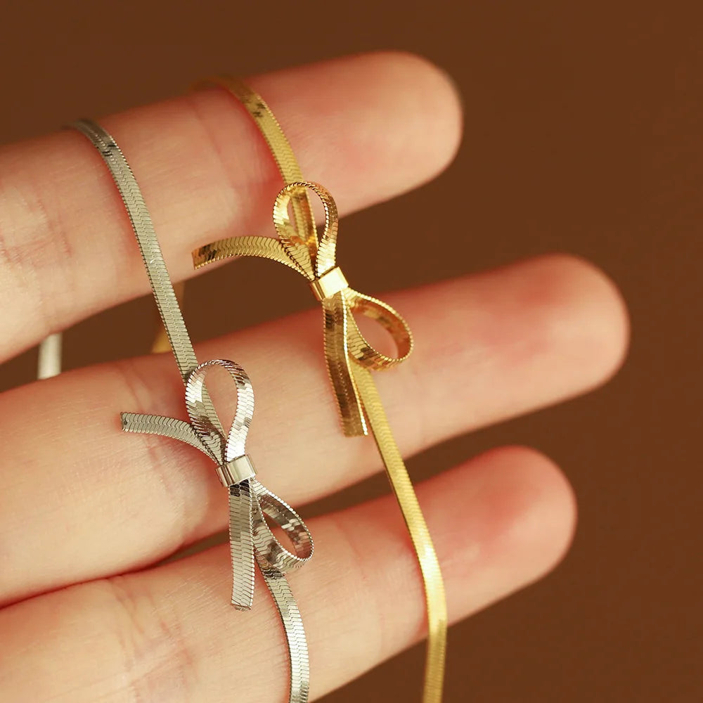 Collier ras de cou femme - design minimaliste